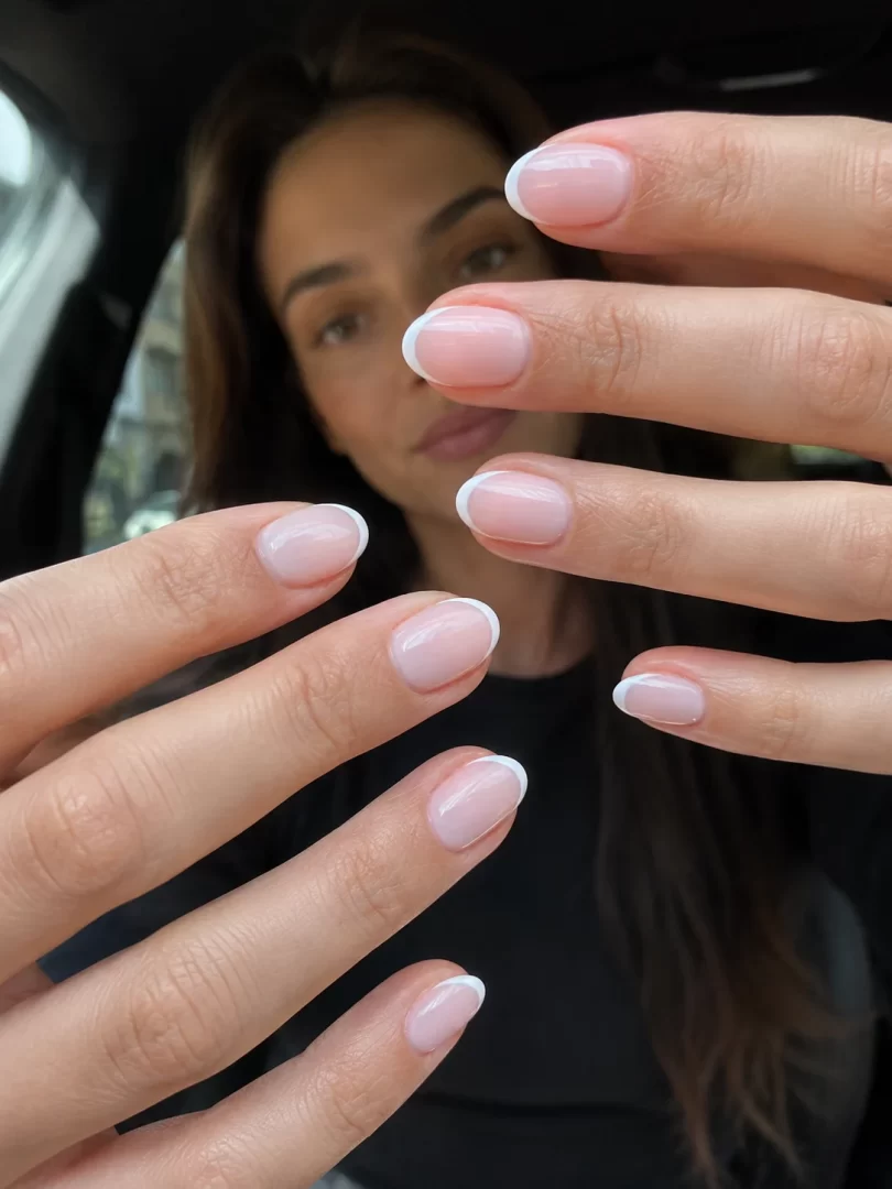 Micro French, Milky French ou Naked Nails